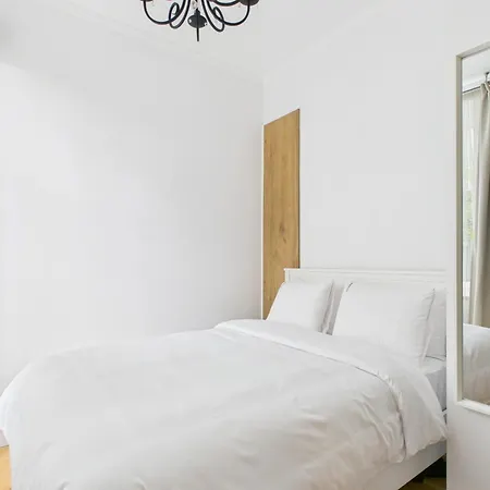 Centre Studio, Ac, 5 Min To Freedom Monument *